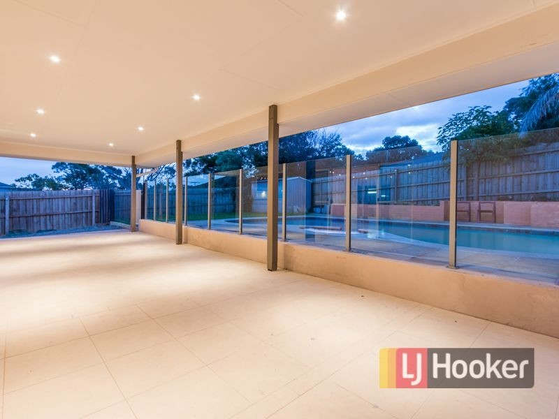 13 The Grange, Hampton Park VIC 3976
