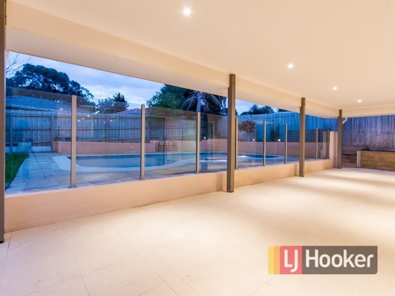 13 The Grange, Hampton Park VIC 3976