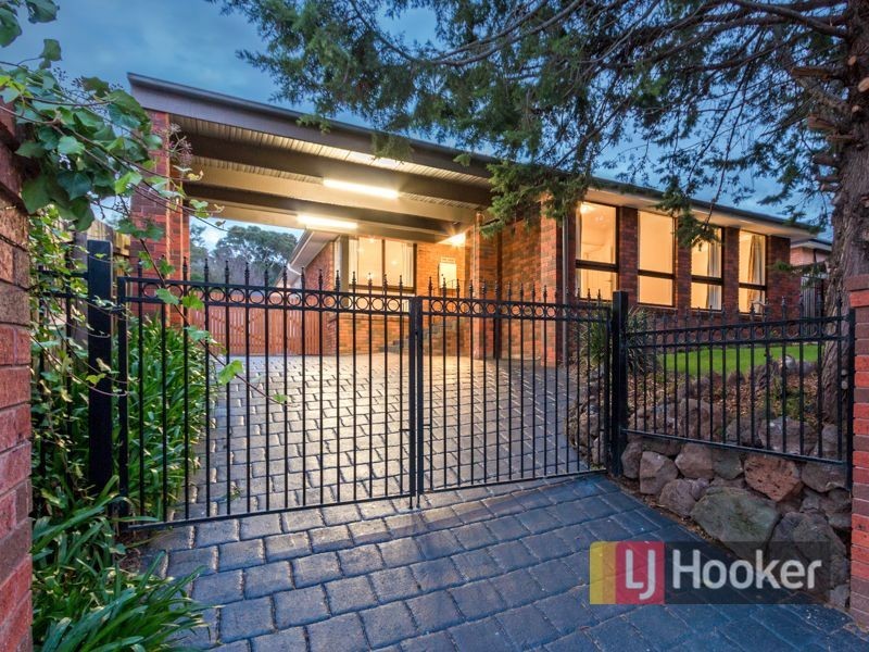 13 The Grange, Hampton Park VIC 3976