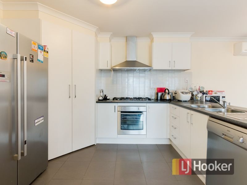 12 Rankin Close, Lynbrook VIC 3975