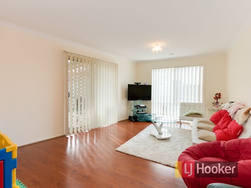 12 Rankin Close, Lynbrook VIC 3975