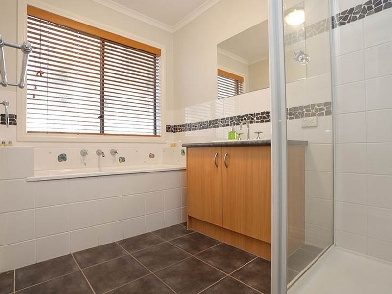 176 The Promenade, Narre Warren South VIC 3805
