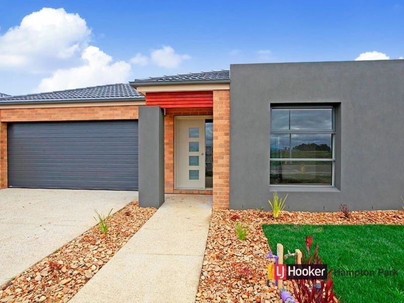 24 Heather Grove, Cranbourne East VIC 3977
