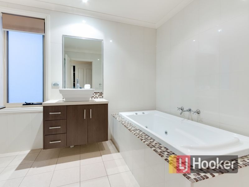 66 Ridgemont Drive, Berwick VIC 3806