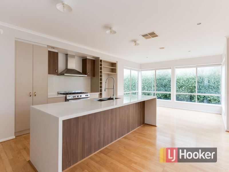 106 Bridgewater Boulevard, Berwick VIC 3806