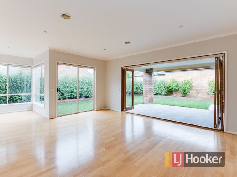 106 Bridgewater Boulevard, Berwick VIC 3806