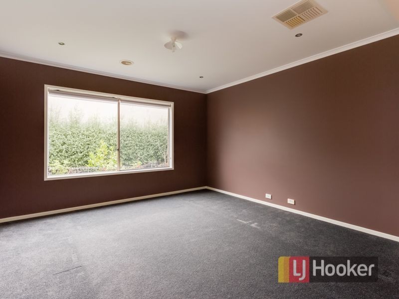 106 Bridgewater Boulevard, Berwick VIC 3806