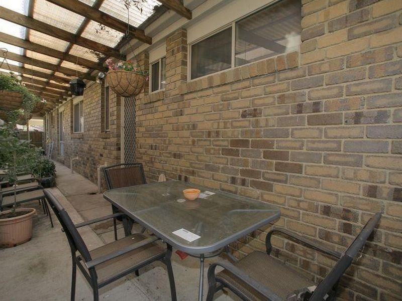 2 Dobson Crescent, Lynbrook VIC 3975