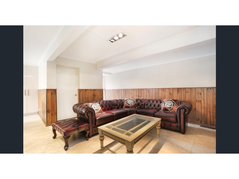 6 Hinrichsen Drive, Hallam VIC 3803