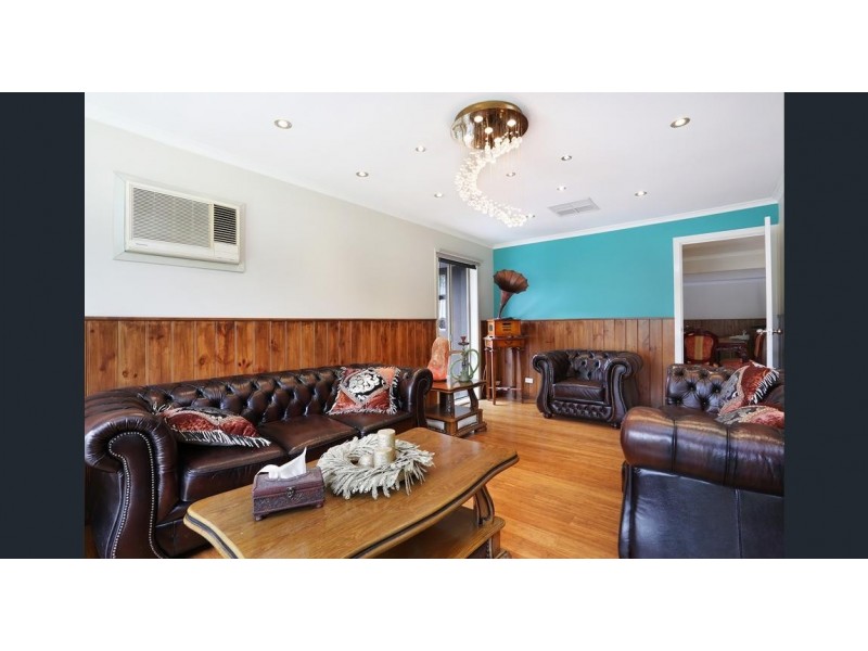 6 Hinrichsen Drive, Hallam VIC 3803