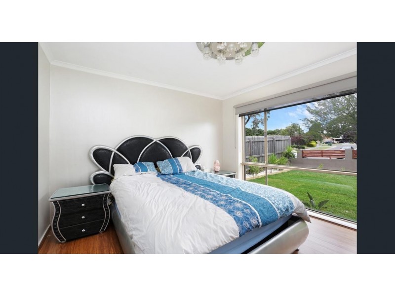 6 Hinrichsen Drive, Hallam VIC 3803