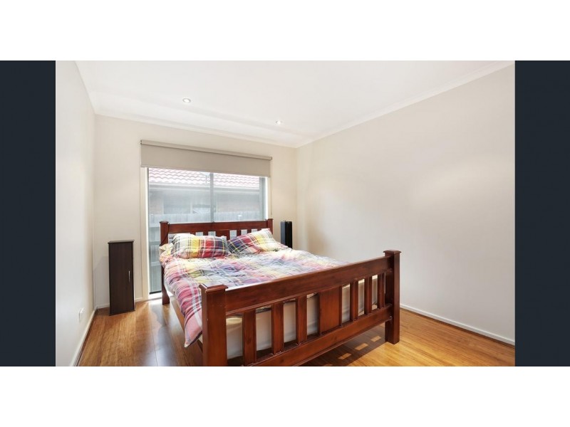 6 Hinrichsen Drive, Hallam VIC 3803