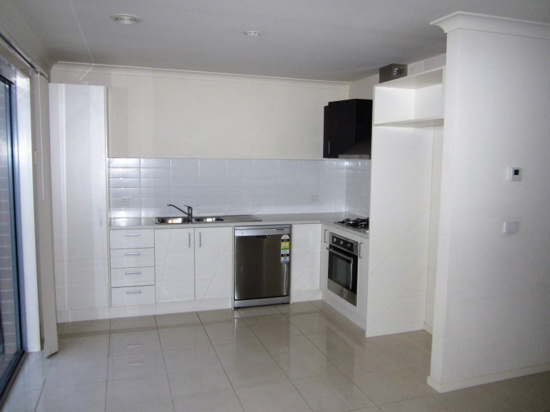 33/11 Hawk Avenue, Pakenham VIC 3810