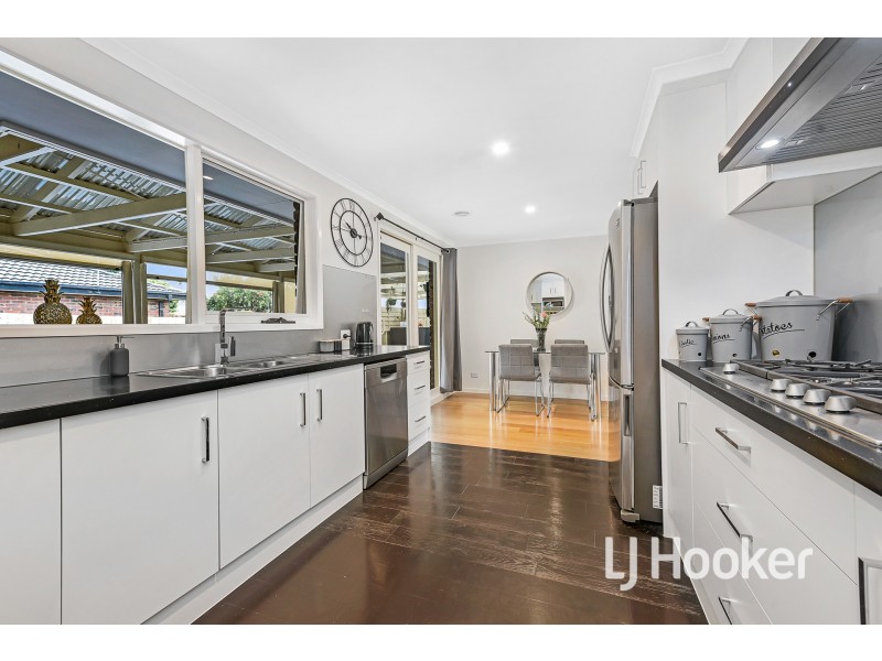 1 Geraldine Drive, Hampton Park VIC 3976