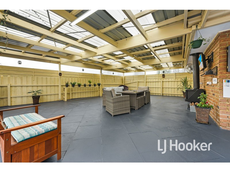 1 Geraldine Drive, Hampton Park VIC 3976