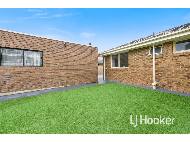 1 Geraldine Drive, Hampton Park VIC 3976