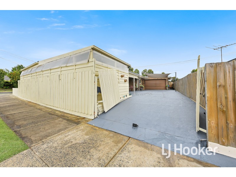 1 Geraldine Drive, Hampton Park VIC 3976