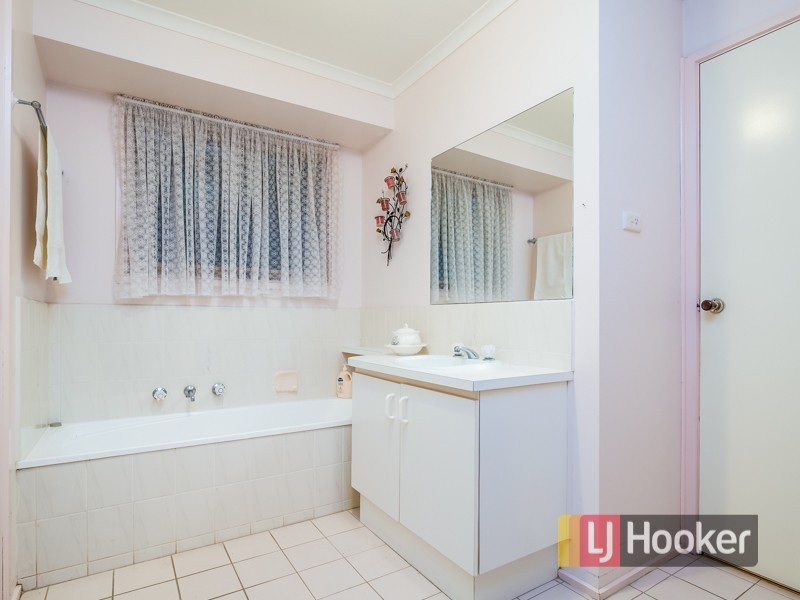 7 Ridge Court, Hampton Park VIC 3976