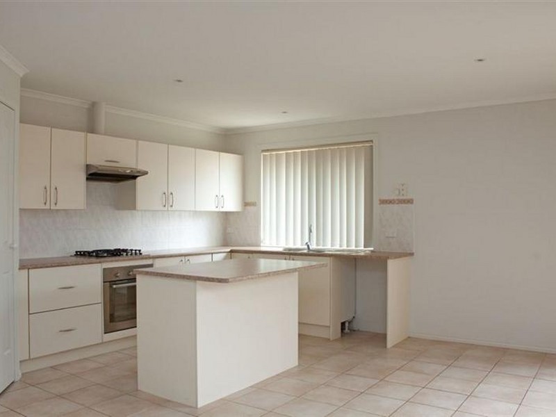 Unit 4/17 Linmac Court, Hampton Park VIC 3976