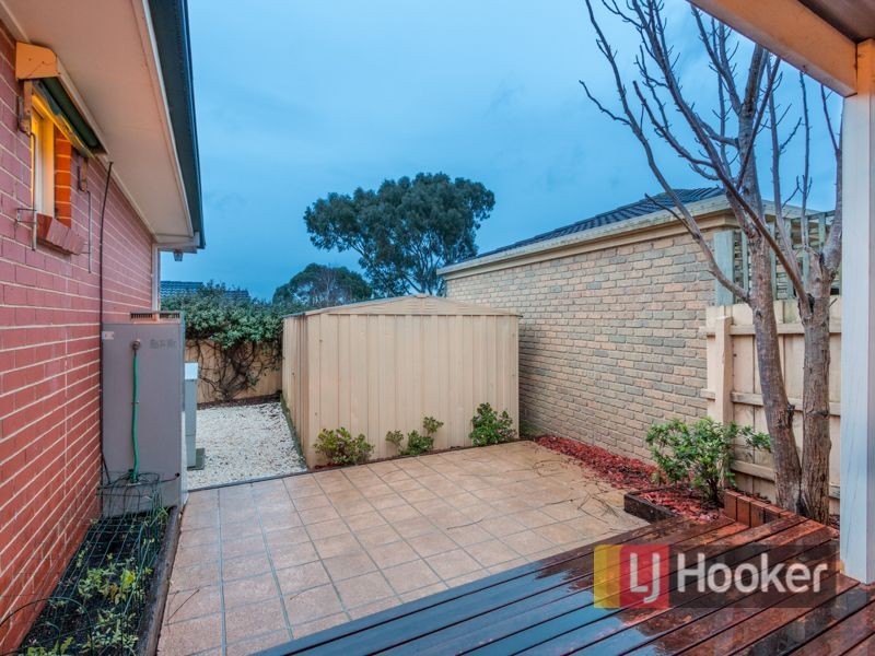 2/4 Culcairn Court, Narre Warren South VIC 3805
