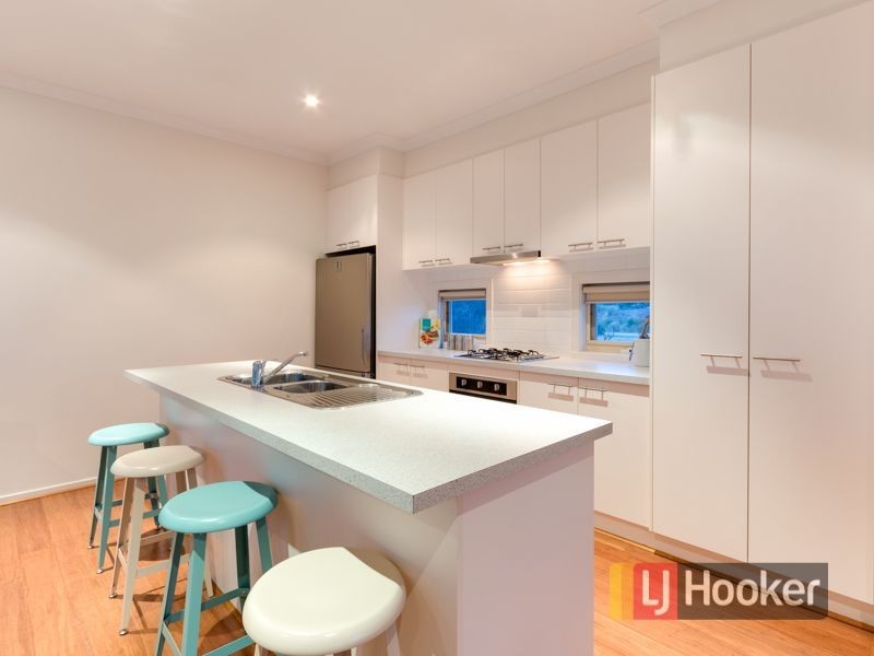 32 Darwin Way, Pakenham VIC 3810