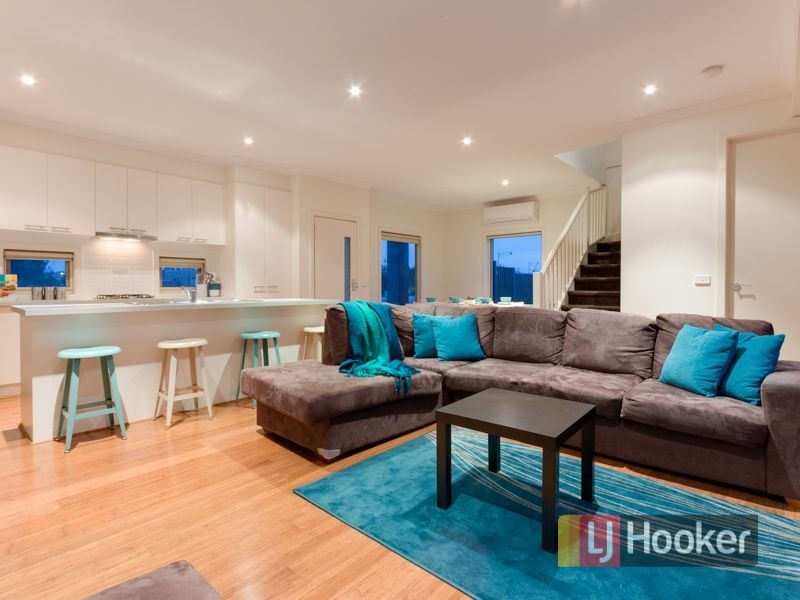 32 Darwin Way, Pakenham VIC 3810