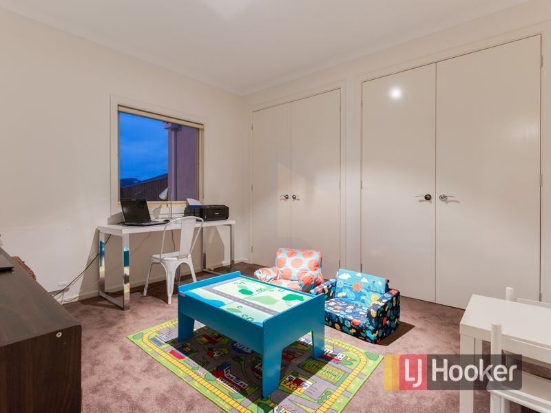 32 Darwin Way, Pakenham VIC 3810