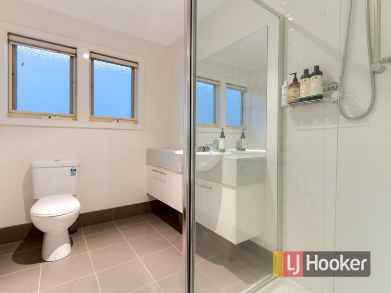 32 Darwin Way, Pakenham VIC 3810