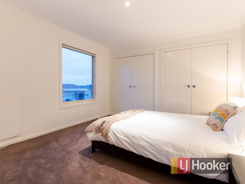 32 Darwin Way, Pakenham VIC 3810