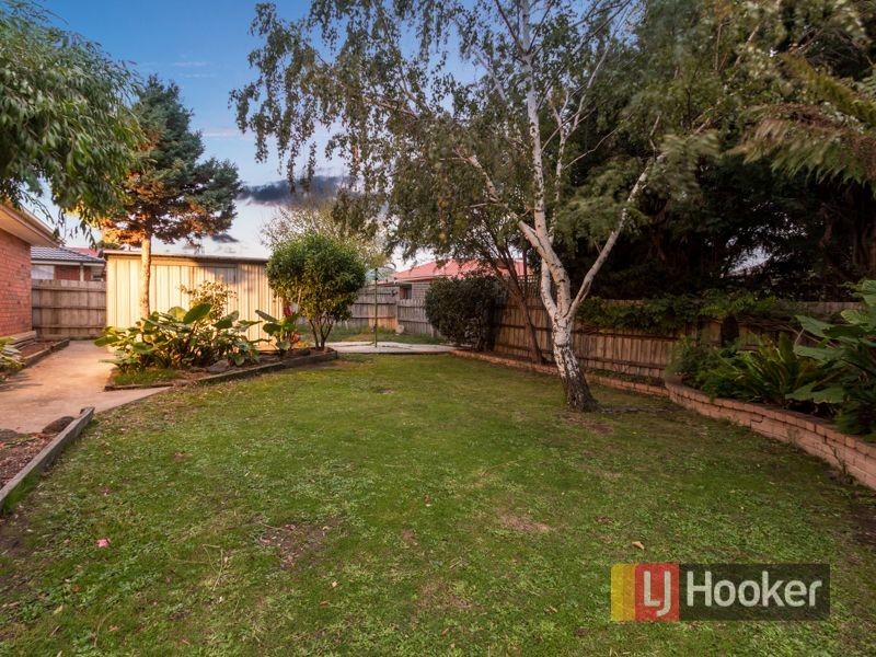 12 Carmen Court, Hampton Park VIC 3976