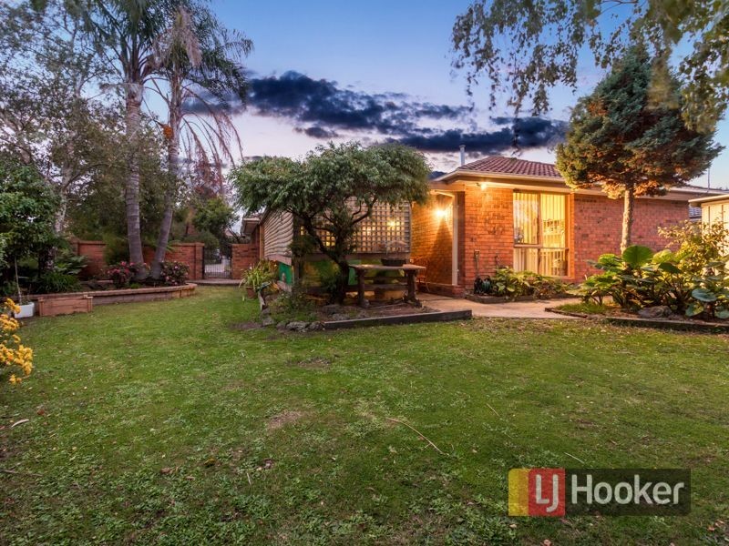 12 Carmen Court, Hampton Park VIC 3976