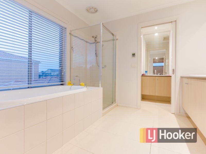 6 Napier Way, Narre Warren South VIC 3805