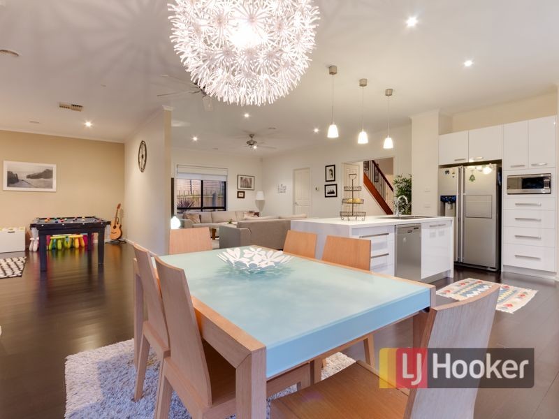 27 Cobbler Grange, Lynbrook VIC 3975