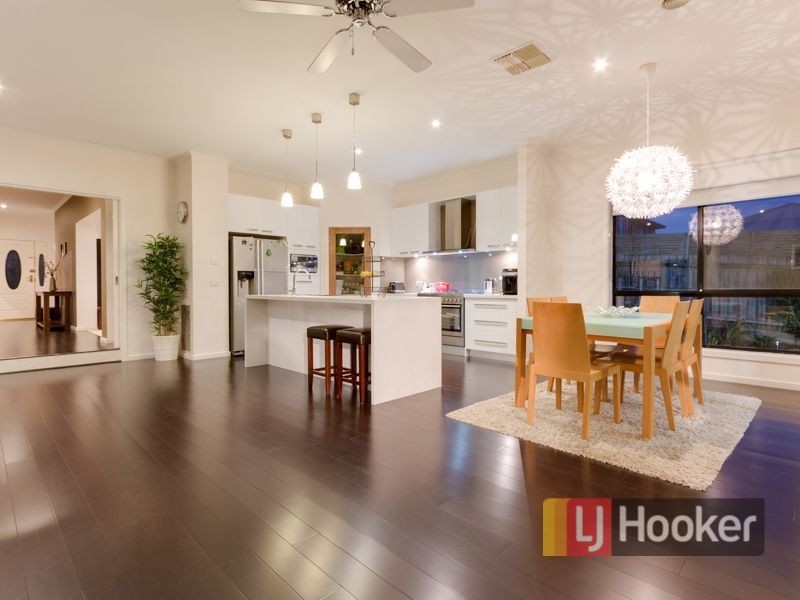 27 Cobbler Grange, Lynbrook VIC 3975