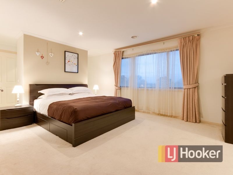 27 Cobbler Grange, Lynbrook VIC 3975