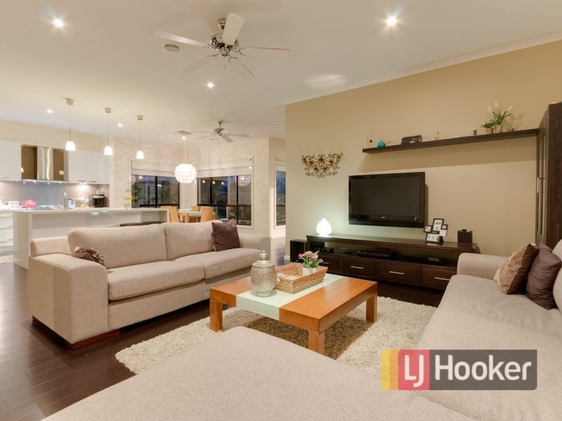 27 Cobbler Grange, Lynbrook VIC 3975