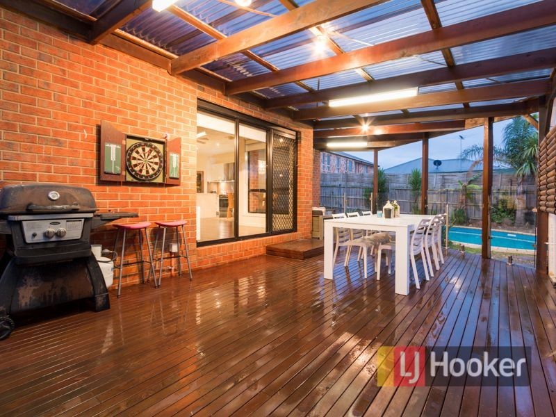 27 Cobbler Grange, Lynbrook VIC 3975