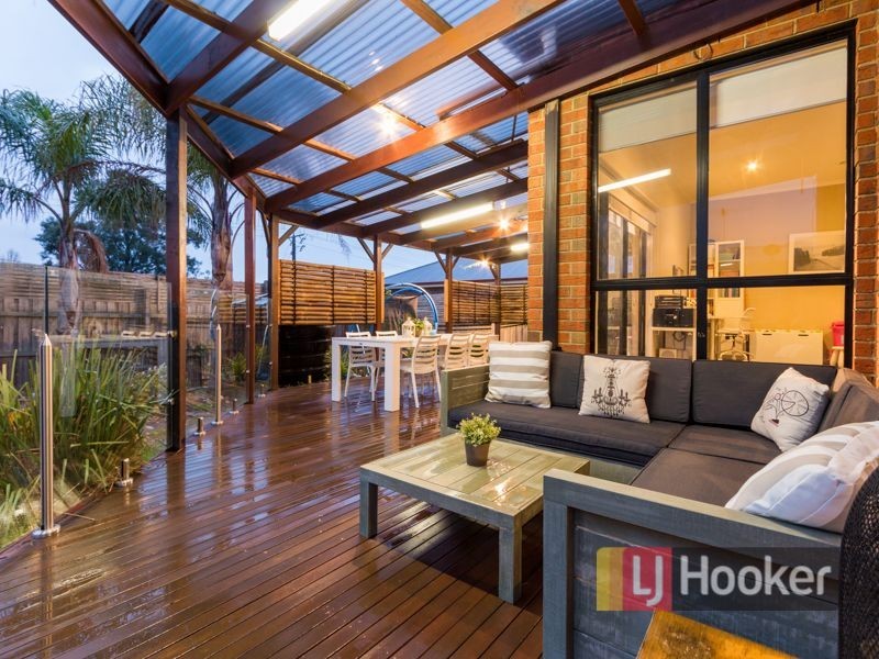 27 Cobbler Grange, Lynbrook VIC 3975