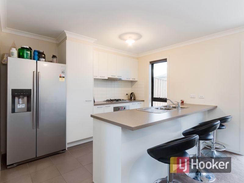 82 Green Gully Road, Clyde VIC 3978