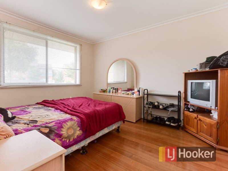 2/24 William Avenue, Hallam VIC 3803