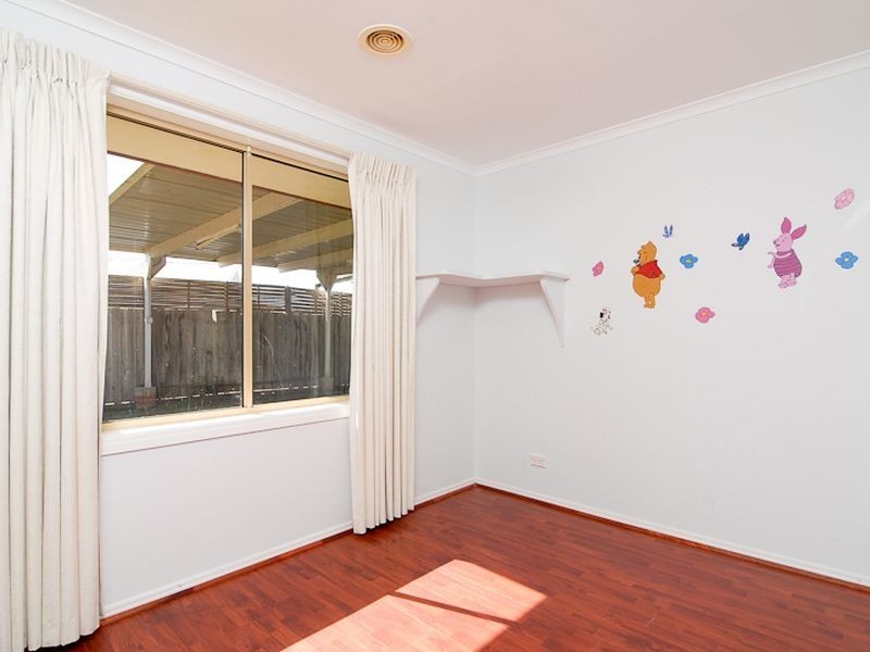 32 Sneddon Drive, Narre Warren South VIC 3805