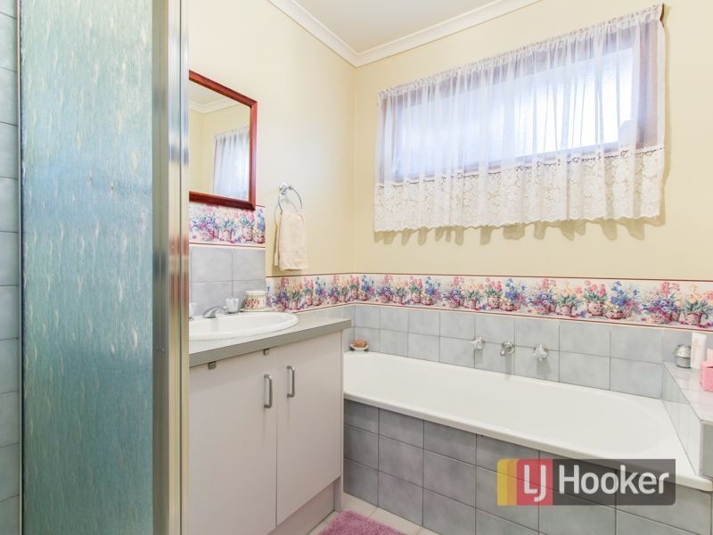 1 Jambe Court, Hampton Park VIC 3976