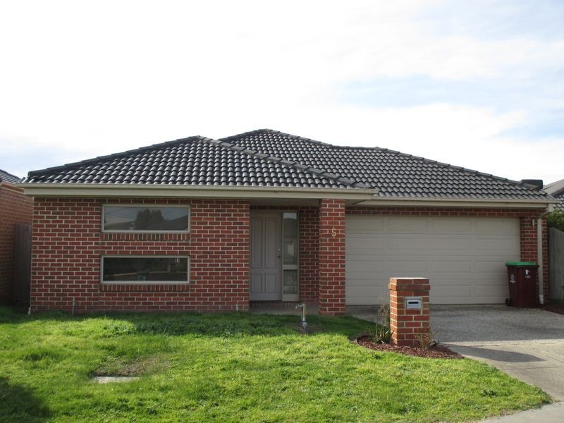 5 Matilda Court, Lynbrook VIC 3975