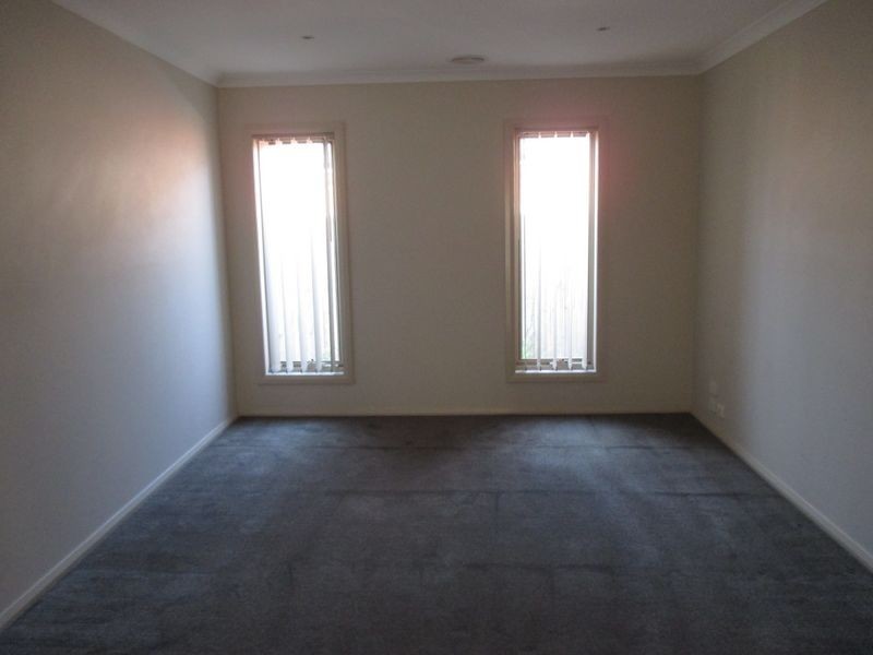 5 Matilda Court, Lynbrook VIC 3975