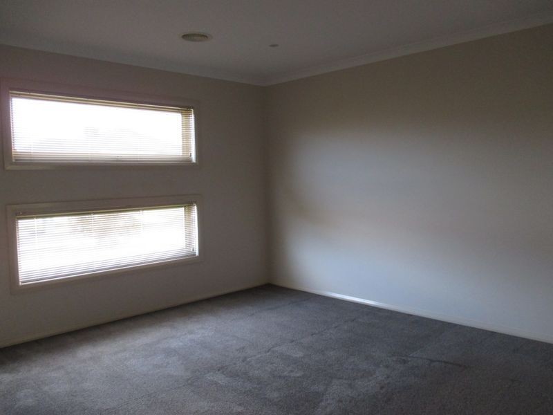 5 Matilda Court, Lynbrook VIC 3975