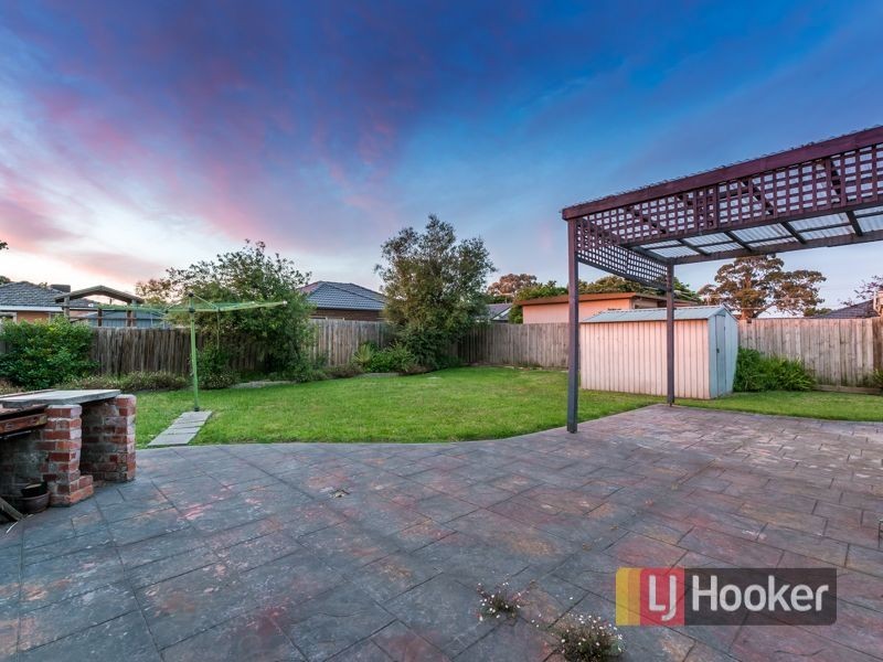 5 Hampton Drive, Hampton Park VIC 3976