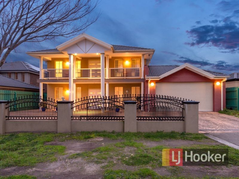 30 Baynton Crescent, Lynbrook VIC 3975