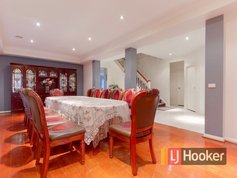 30 Baynton Crescent, Lynbrook VIC 3975