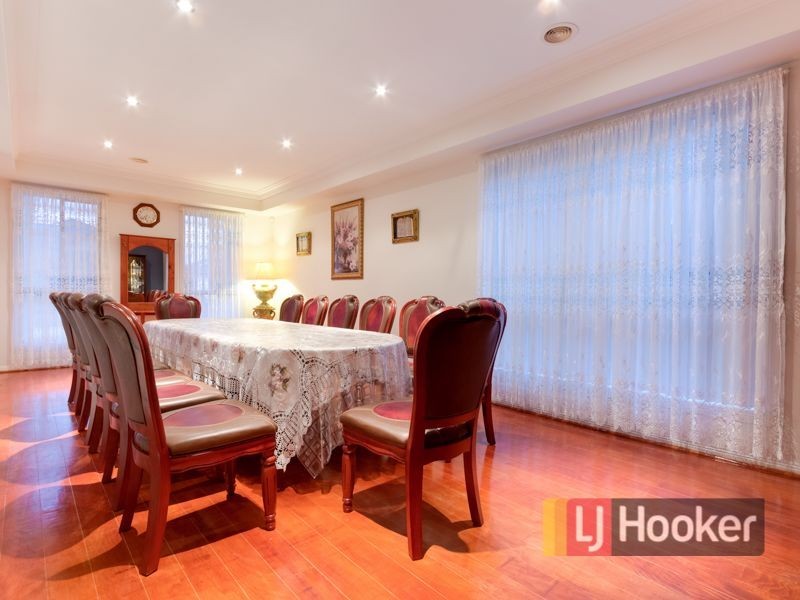 30 Baynton Crescent, Lynbrook VIC 3975