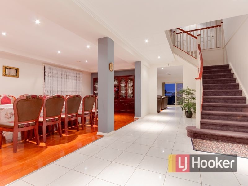 30 Baynton Crescent, Lynbrook VIC 3975